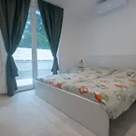Margidore Apartment Lacona